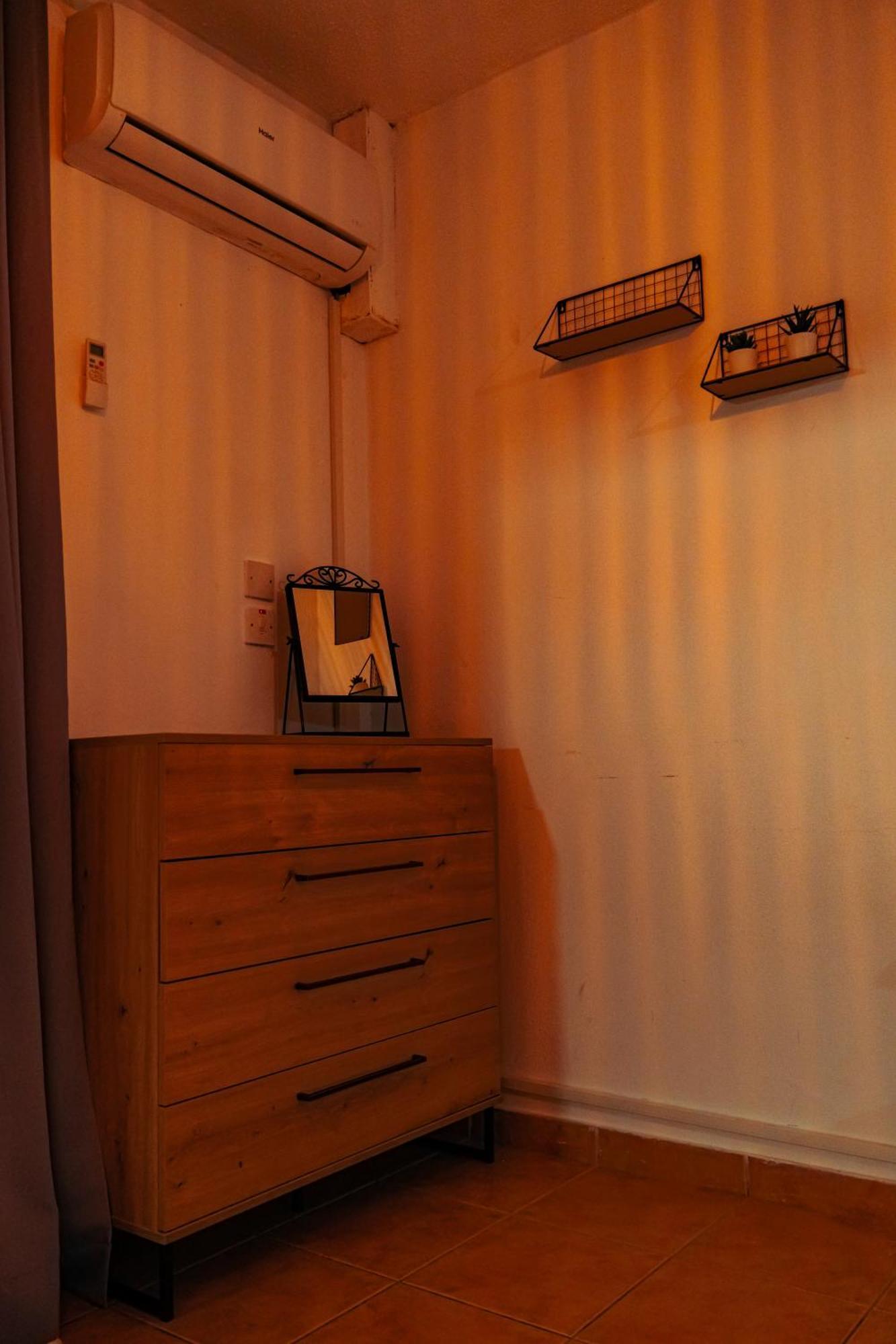 Nissus Urban Hostel Ajía Nápa Szoba fotó