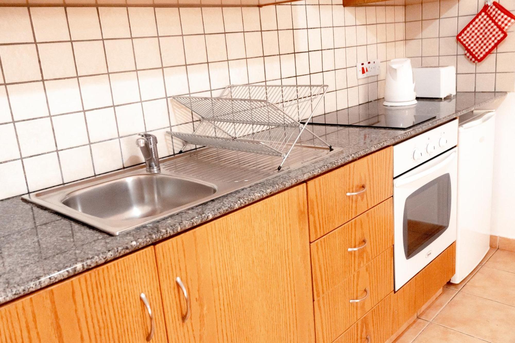Nissus Urban Hostel Ajía Nápa Szoba fotó