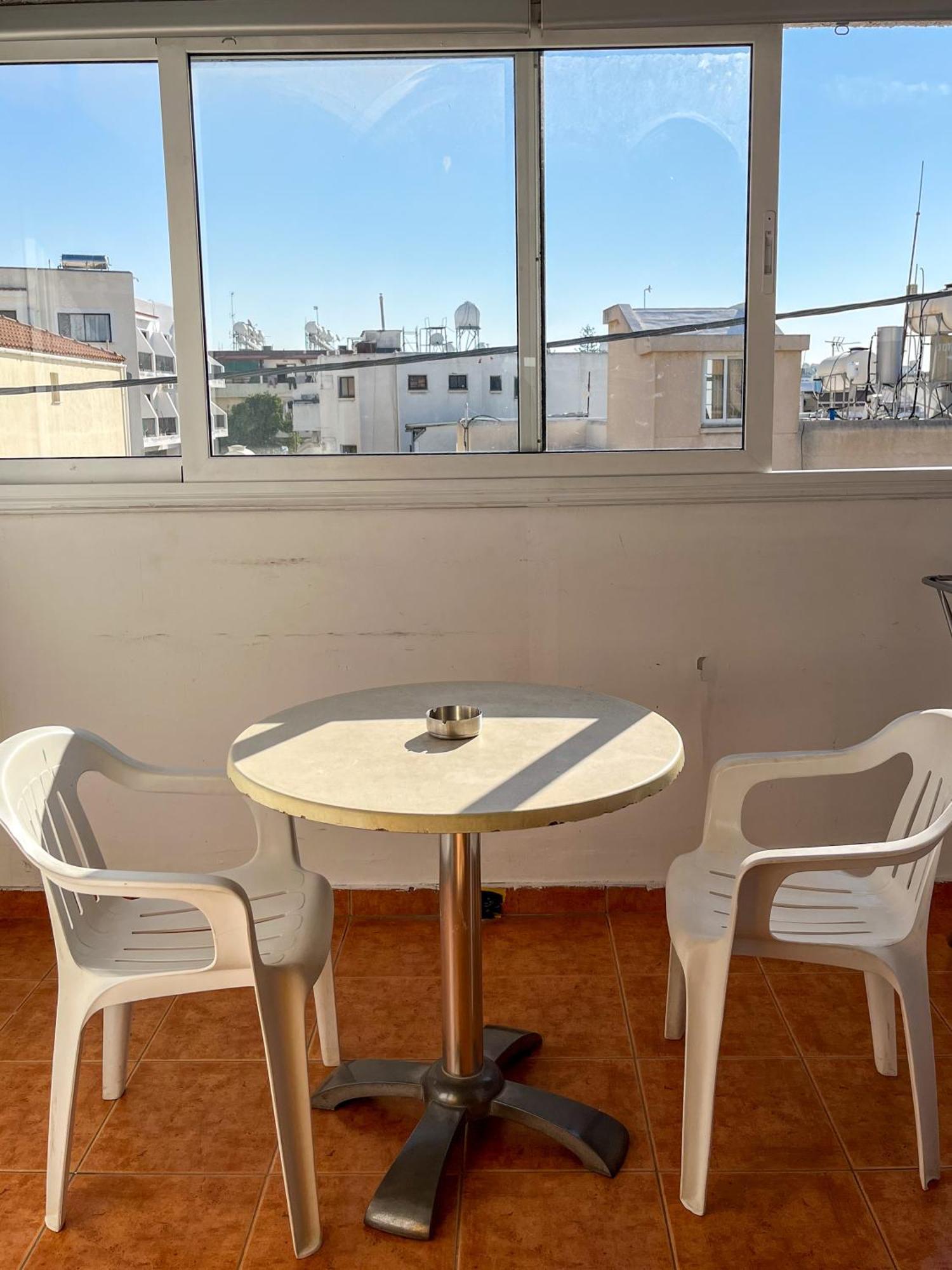 Nissus Urban Hostel Ajía Nápa Szoba fotó