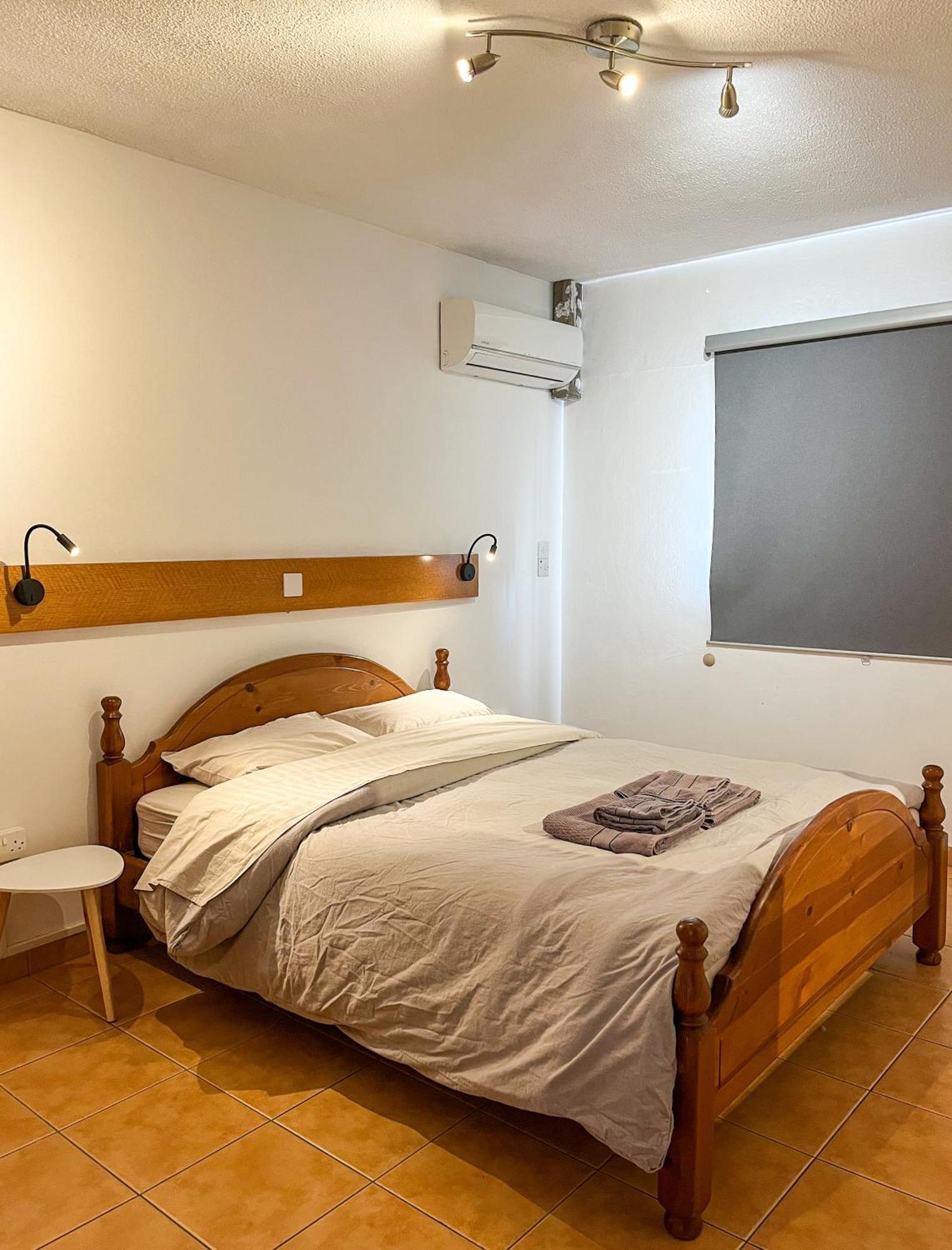 Nissus Urban Hostel Ajía Nápa Szoba fotó