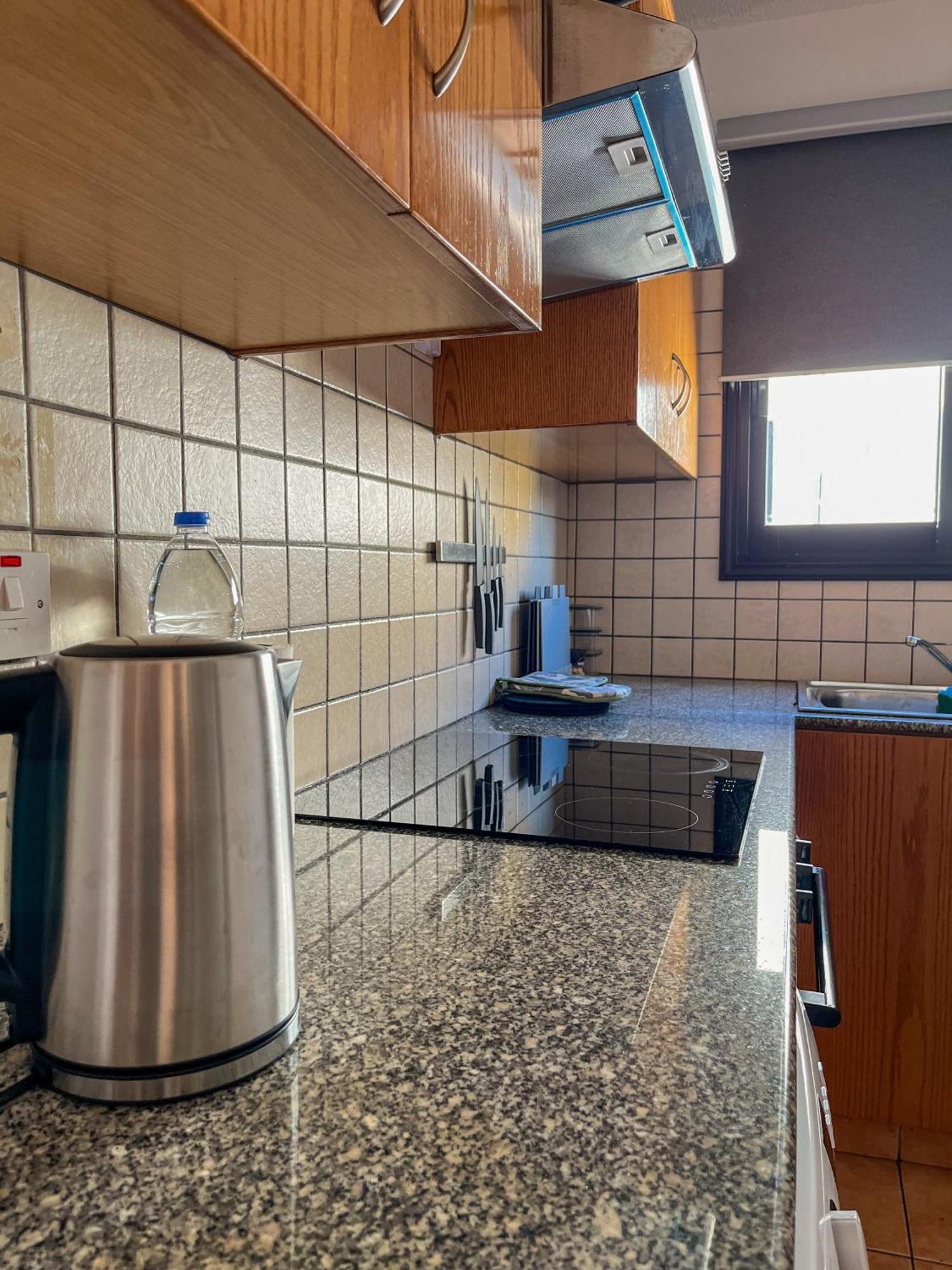 Nissus Urban Hostel Ajía Nápa Szoba fotó
